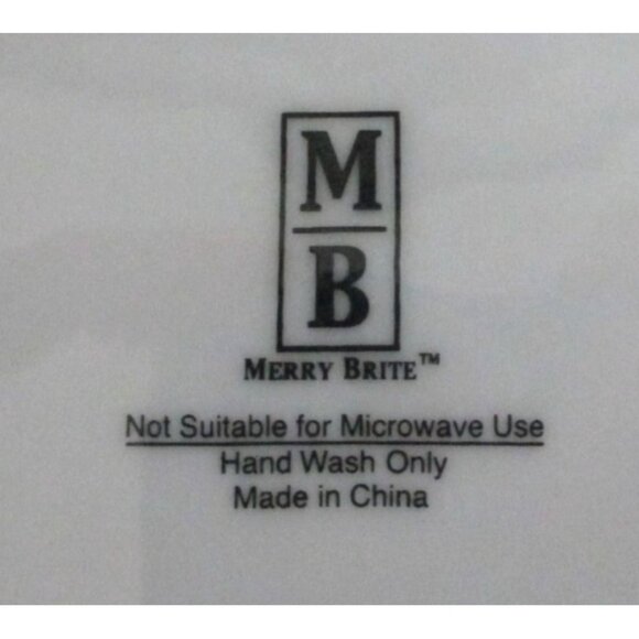 2 Merry Brite Merry Christmas Dinner Plates Gift & Tree Designs Holiday Dining - Picture 5 of 5